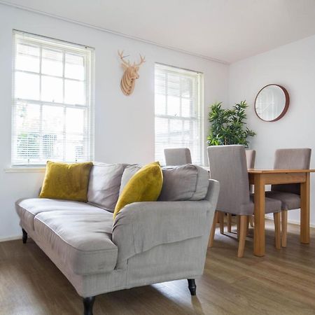 Modern Grassmarket Apartment Edinburgh Bagian luar foto