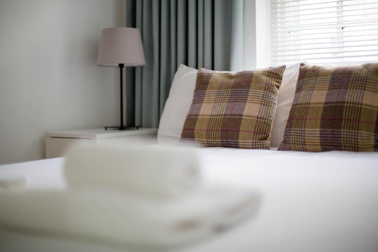 Modern Grassmarket Apartment Edinburgh Bagian luar foto