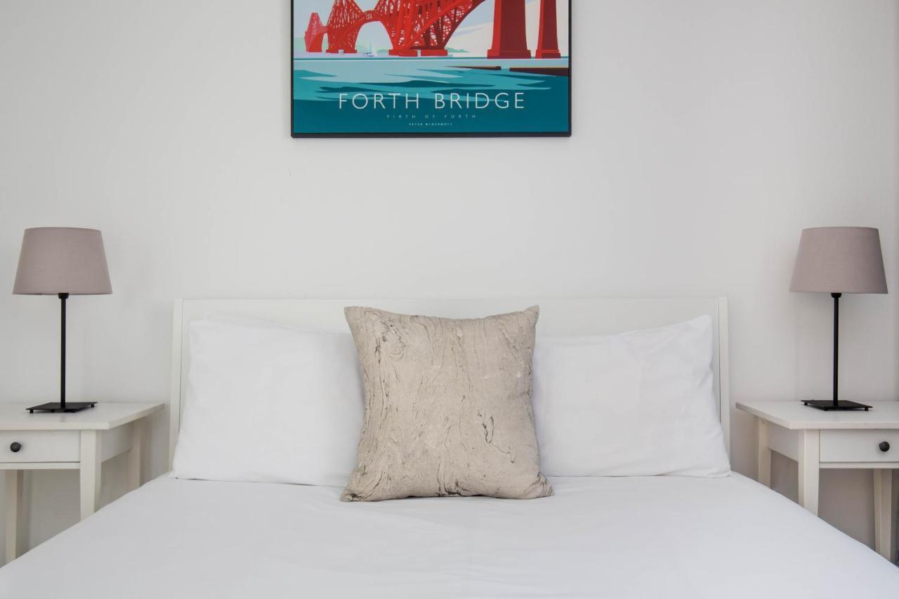 Modern Grassmarket Apartment Edinburgh Bagian luar foto