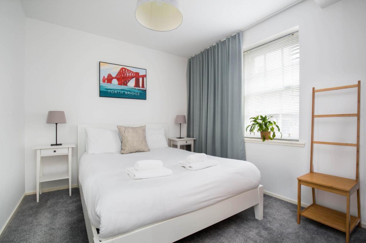 Modern Grassmarket Apartment Edinburgh Bagian luar foto